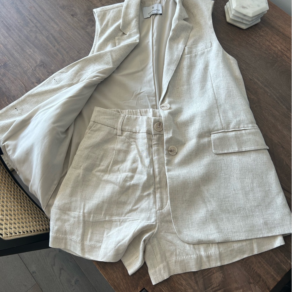 Stradivarius S / US4 linen blend vest and short co ord
